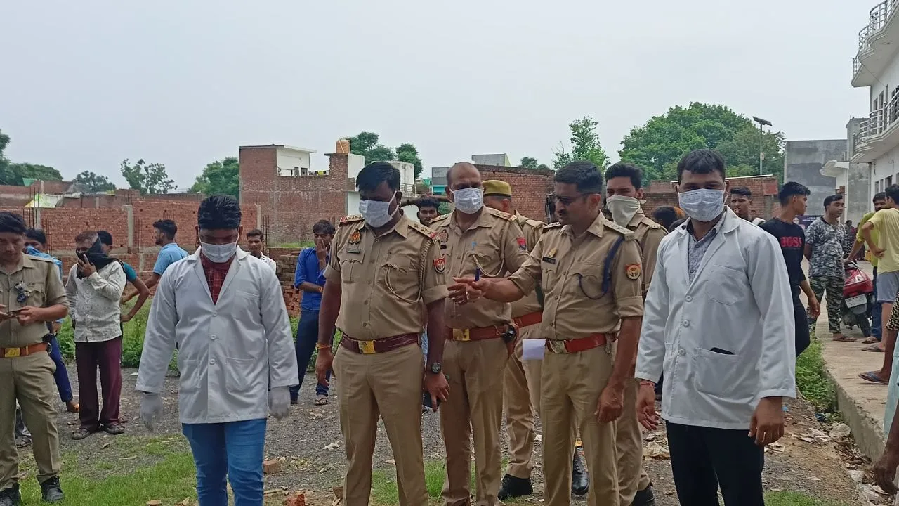 Farrukhabad News: तालाब में मिला युवक का शव...सीओ सहित भारी पुलिस बल मौके पर पहुंचा