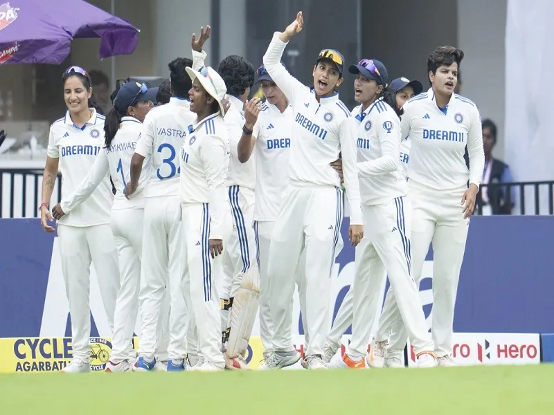 INDW vs SAW : भारतीय महिला टीम का टेस्ट मैच में शानदार प्रदर्शन, दक्षिण अफ्रीका को 10 विकेट से हराकर जीती सीरीज 