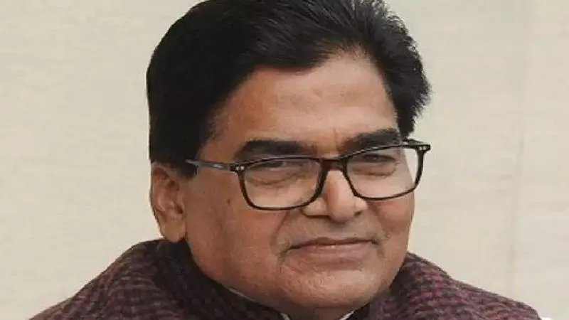 रामगोपाल यादव ने वन मंत्री से की इटावा में अवैध खनन पर रोक लगाने की मांग, लगाया यह आरोप  