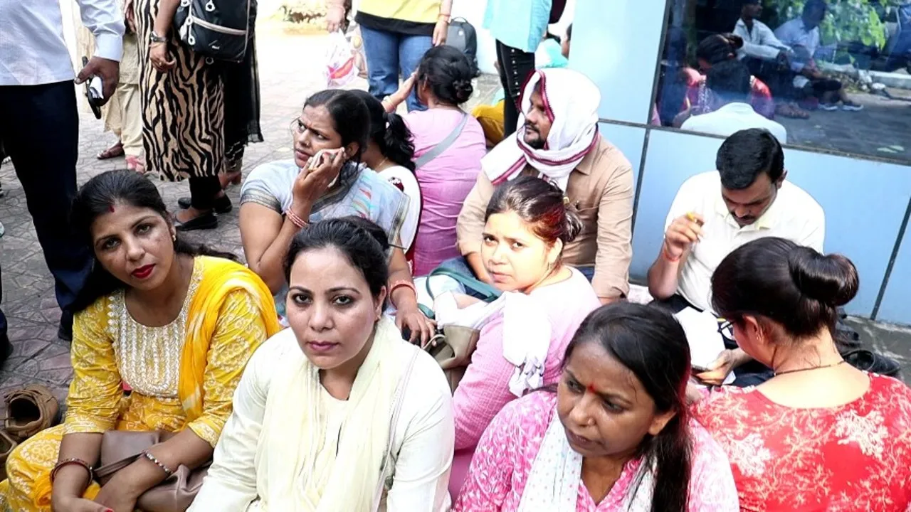 लखनऊ माध्यमिक शिक्षा निदेशालय पर LT ग्रेड शिक्षक अभ्यर्थियों का प्रदर्शन (1)