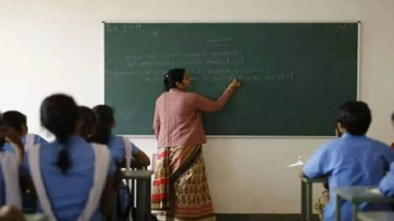 Kanpur: फर्जी शिक्षक भर्ती मामला: बयान देने नहीं पहुंचे बाबू और पूर्व डीआईओएस, दोनों ने अग्रिम जमानत के लिए दाखिल की अर्जी