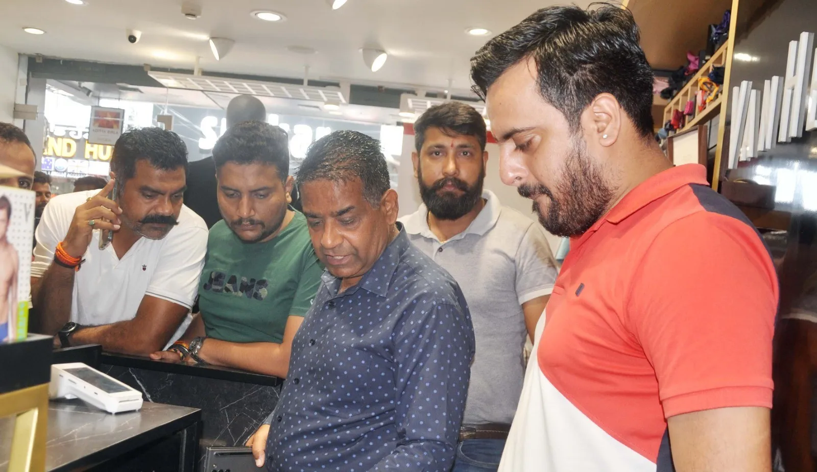 रुद्रपुर: ग्राहक बनकर आया युवक, साफ कर गया 50 हजार 