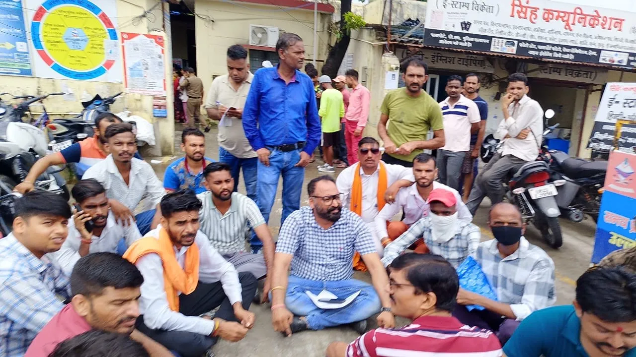 रुद्रपुर: नाबालिगों की बरामदगी नहीं होने पर भड़के हिंदूवादी संगठन