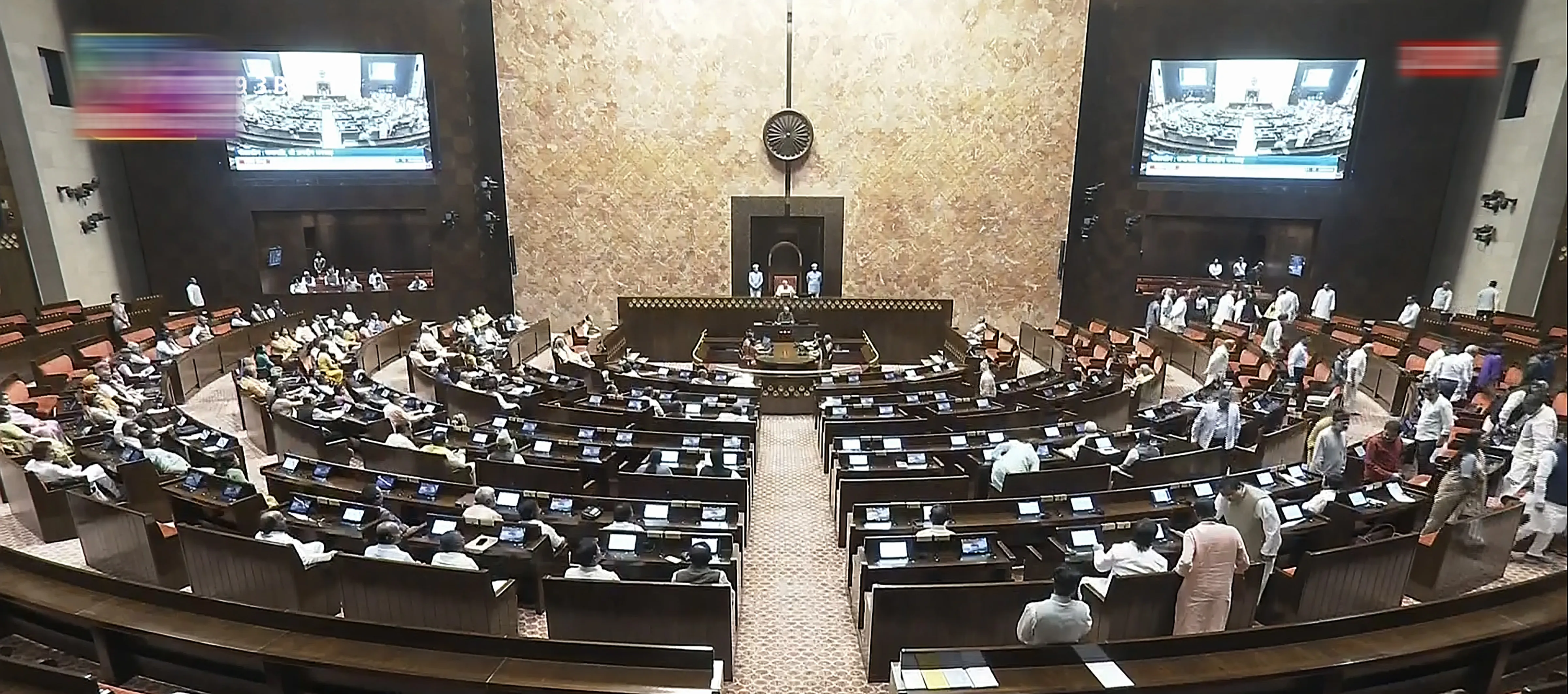 विनेश के मुद्दे पर विपक्ष ने किया राज्यसभा से बहिर्गमन, सदस्यों के आचरण से दुखी सभापति धनखड़ 