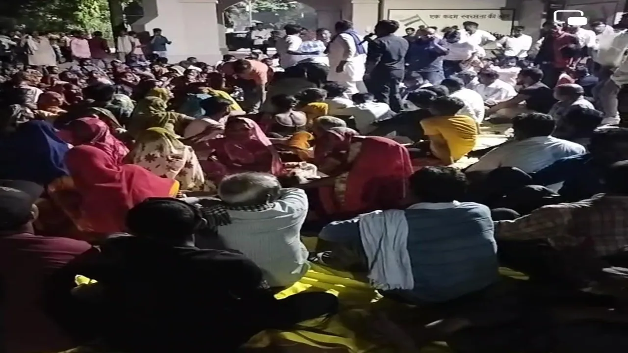 अर्जुन पासी हत्याकांड ने पकड़ा तूल: भीम युवा संगठन और सवर्ण आर्मी आमने-सामने, देर रात धरना स्थान पर पहुंचे एसपी