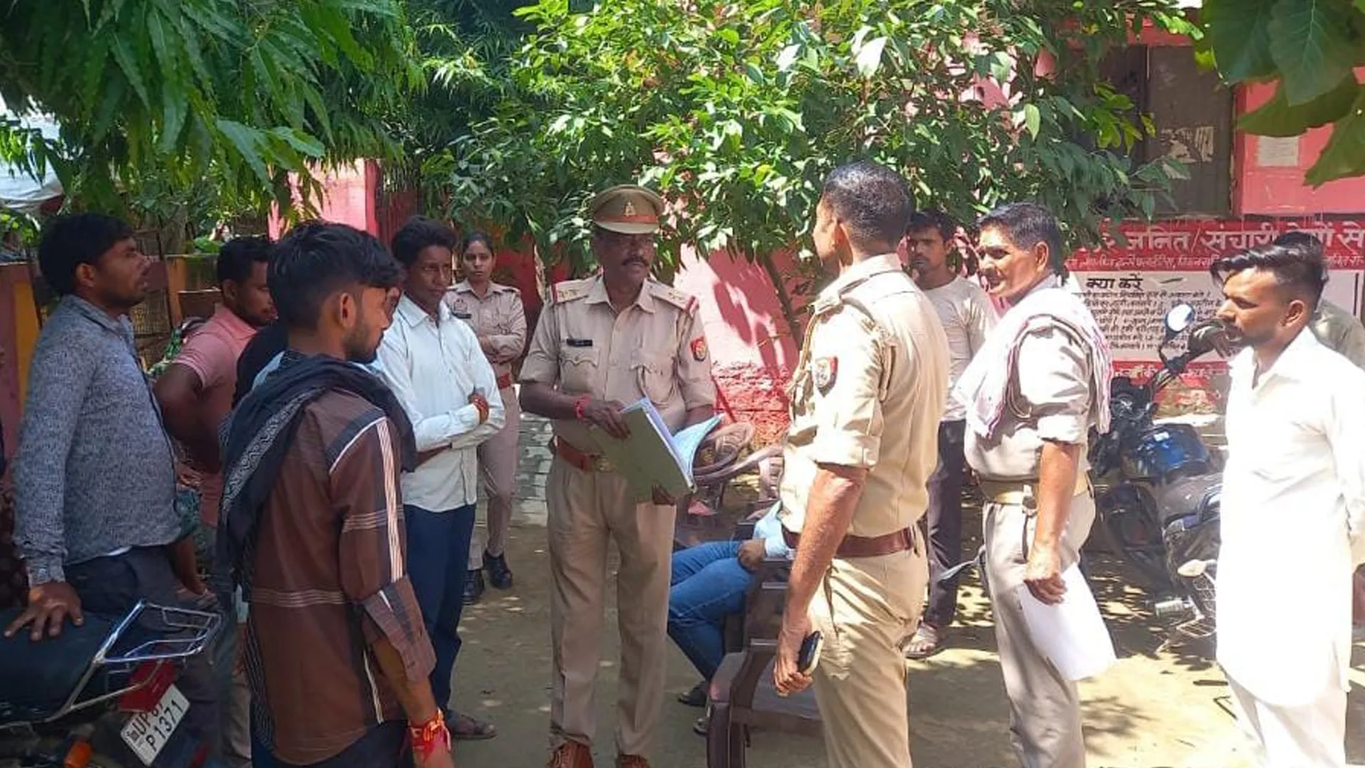 कासगंज: खेत में तड़पती मिली नवजात की मौत...मां को तलाश रही पुलिस