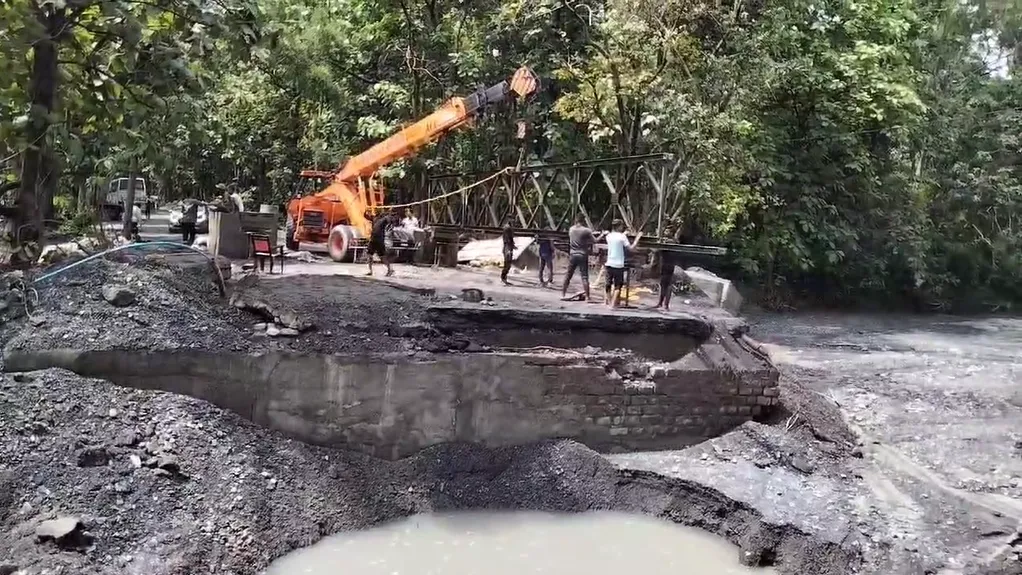 हल्द्वानी: आयुक्त ने कहा 10 दिन में बहाल किया जाए हल्द्वानी-देहरादून हाईवे 