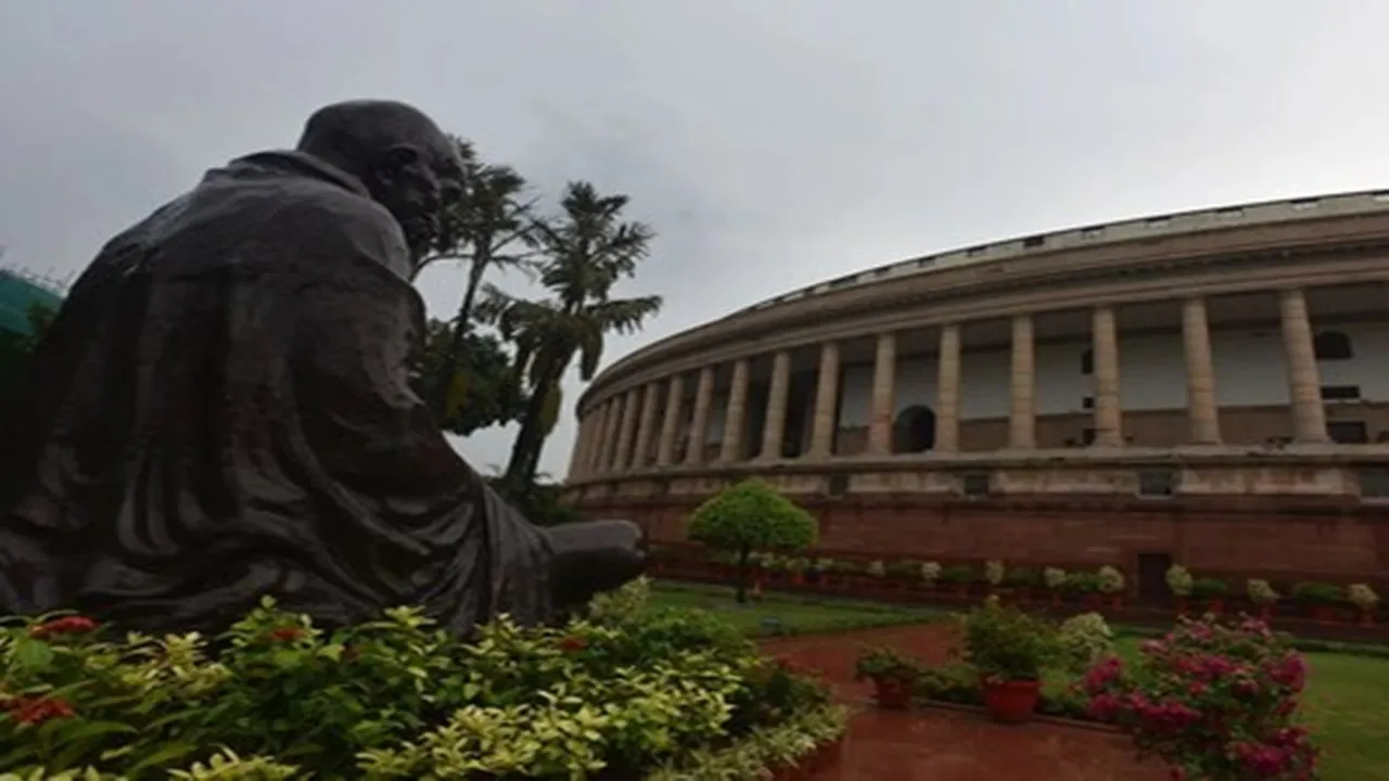 लोकसभा ने ‘भारत छोड़ो आंदोलन’ की वर्षगांठ पर राष्ट्रपिता महात्मा गांधी और अन्य स्वतंत्रता सेनानियों को किया याद 