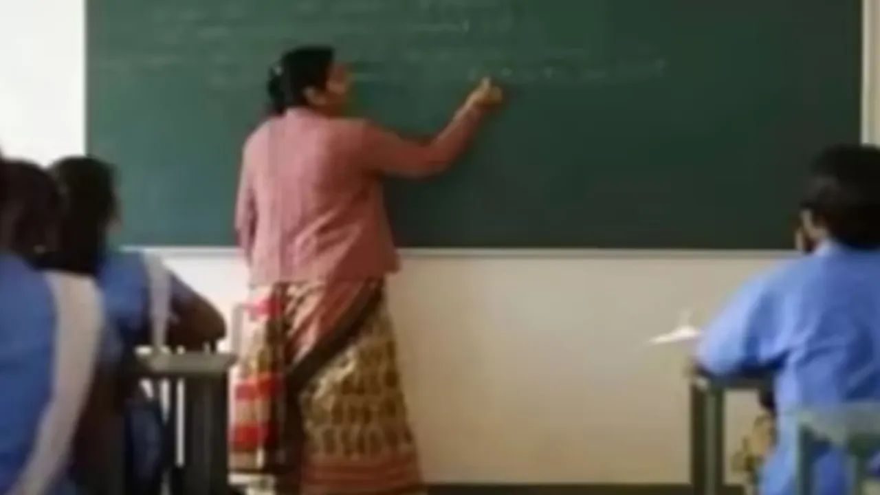 बच्‍चों के टिफिन में... नोएडा के एक स्‍कूल ने छात्रों के पेरेंट्स को भेजा सकुर्लर, मचा बवाल, बोले प्र‍िस‍िंपल- स‍िर्फ अनुरोध है