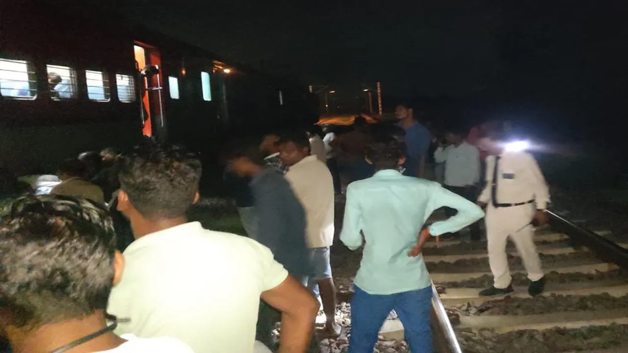 Padmavat Express: पद्मावत एक्सप्रेस में लगी आग, मची चीख पुकार 