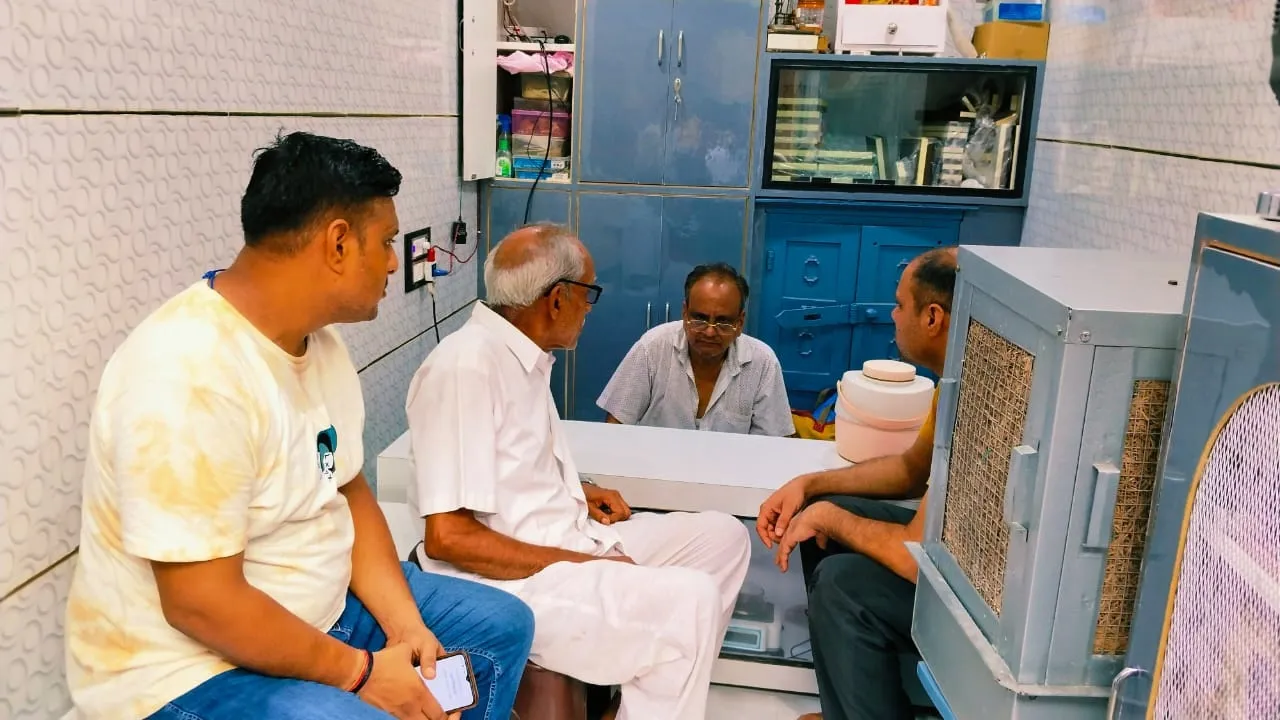 संभल: सर्राफ की दुकान से बुर्कानशी महिलाओं ने चुराये बीस लाख के आभूषण, बोली पुलिस- पहले कांवड़ यात्रा देख लें फिर...