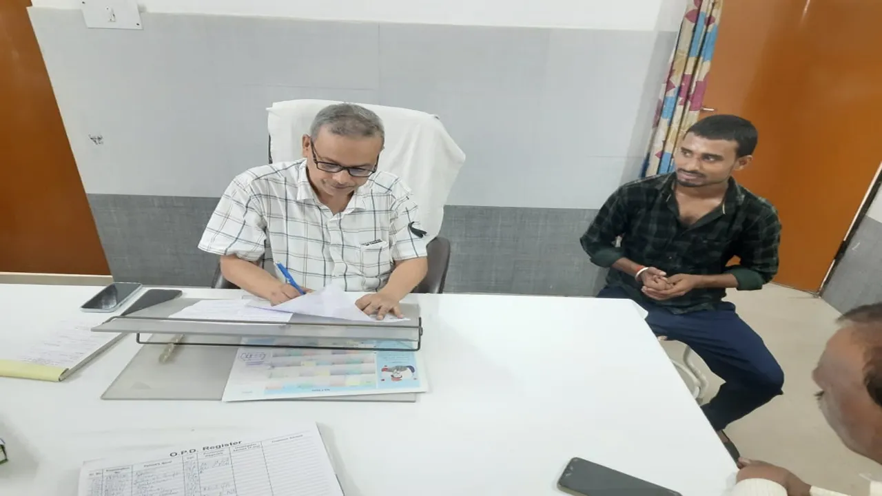 अयोध्या: जिले के सभी निजी क्लीनिक और अस्पतालों की बंद रही ओपीडी, इन चिकित्सकों ने देखे मरीज