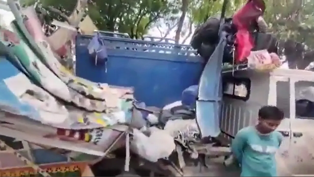 बुलंदशहर में भीषण सड़क हादसा: बस और मैक्स गाड़ी में जोरदार टक्कर, 10 की मौत, 27 घायल