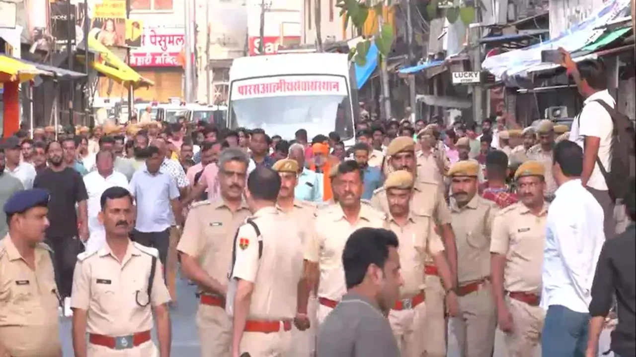 Udaipur Violence: चाकू हमले में मृत छात्र देवराज का हुआ अंतिम संस्कार, पूरे शहर में पुलिस तैनात, इंटरनेट सेवायें आज भी बंद