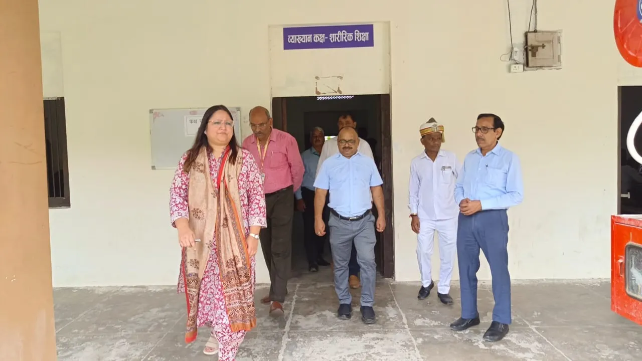 UP Police Constable Exam 2024: पहली पाली की परीक्षा संपन्न, जानिए कितने अभ्यर्थियों ने छोड़ी परीक्षा