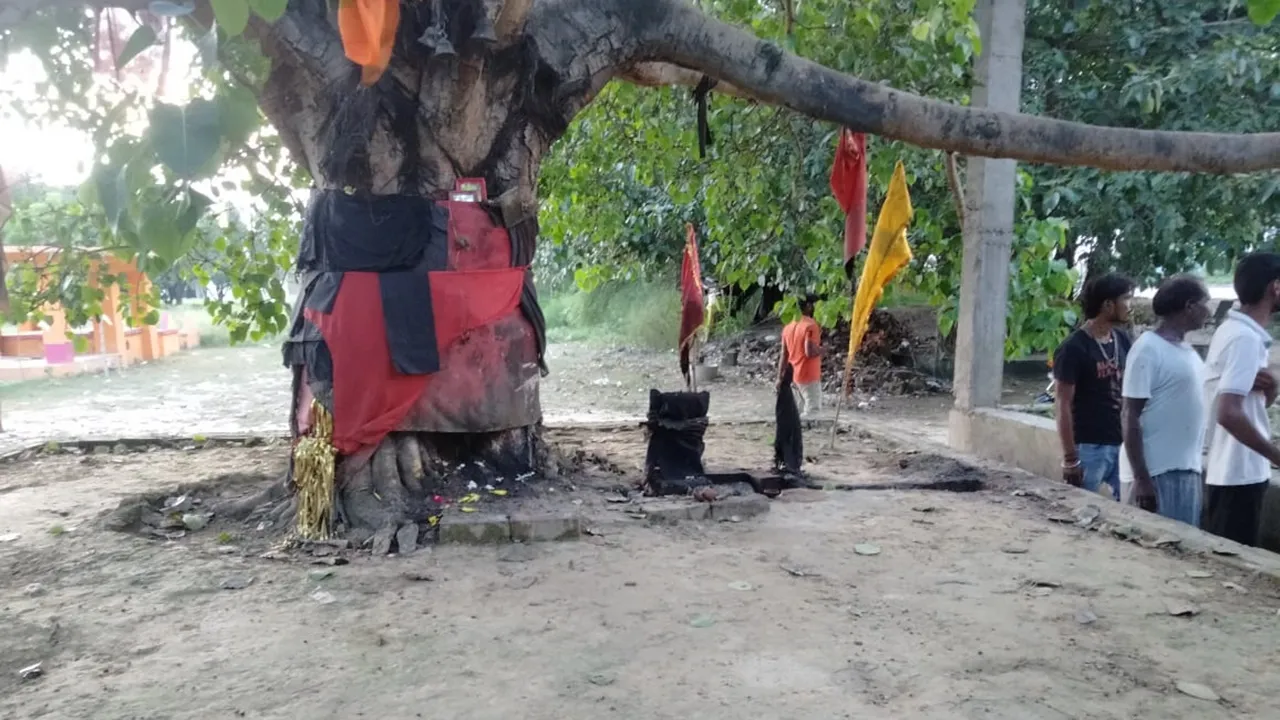 बाराबंकी: शनिदेव की मूर्ति खंडित होने पर भड़के ग्रामीण, कार्रवाई की मांग