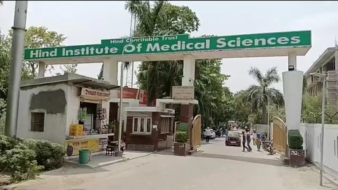 बाराबंकी: सीनियर की रैगिंग से परेशान होकर नर्सिंग छात्रा ने किया था सुसाइड, मां ने कॉल रिकॉर्डिंग पुलिस को देकर किया खुलासा