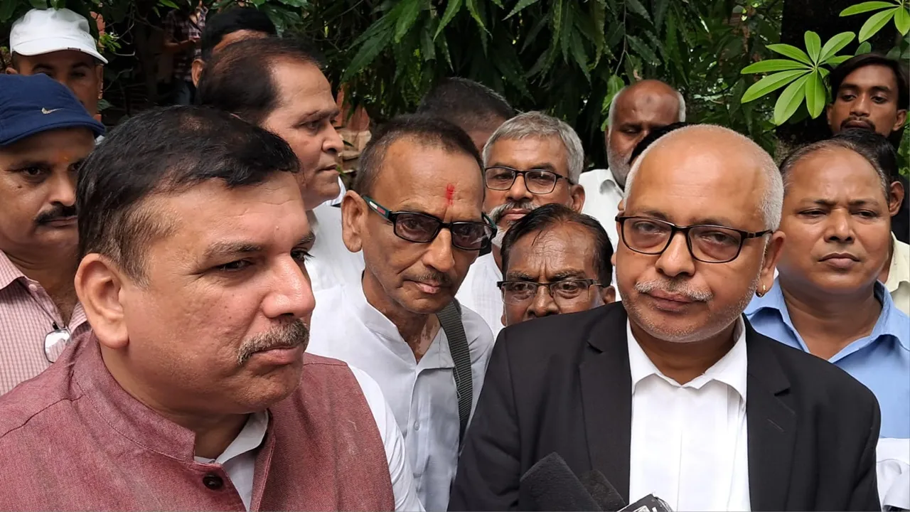 सुलतानपुर: सांसद संजय सिंह विशेष कोर्ट में हुए हाजिर, 50  हजार रुपए के निजी मुचलके पर हुए रिहा