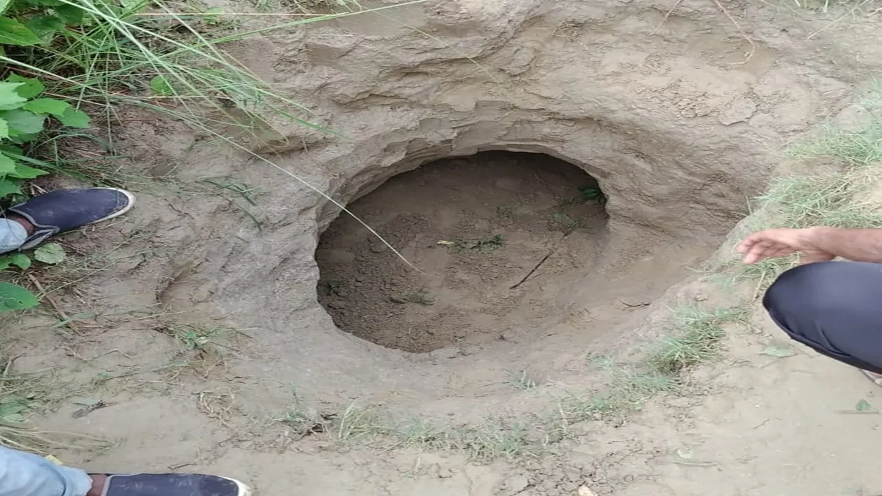 बहराइच: नहर की पटरी में खोद डाली चार सुरंग, ग्रामीणों में मचा हड़कंप, जांच में जुटी पुलिस, देखें वीडियो