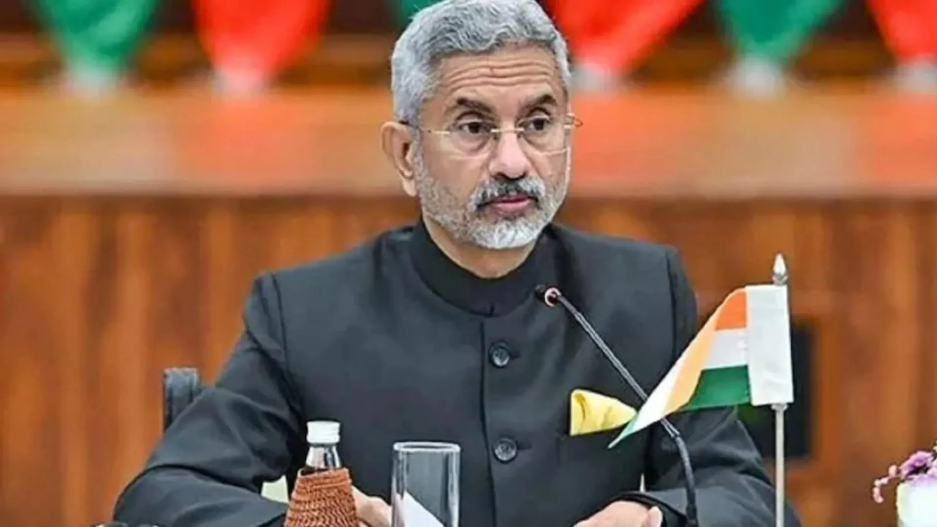 भारत की नजर