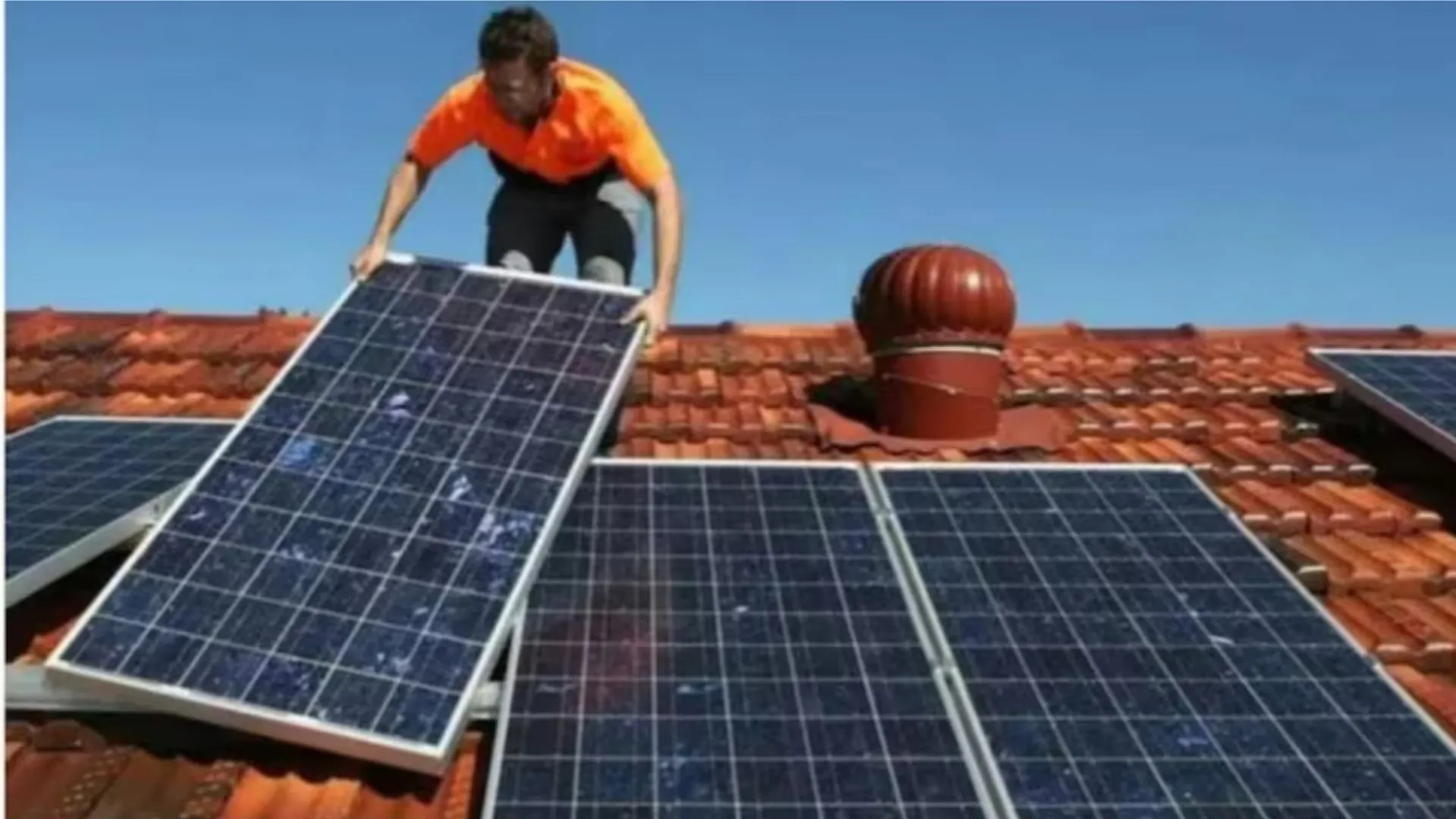 उत्तर प्रदेश में हर घर में सौर पैनल लगाने के लिए 30000 'सूर्य मित्र' रखने की योजना 