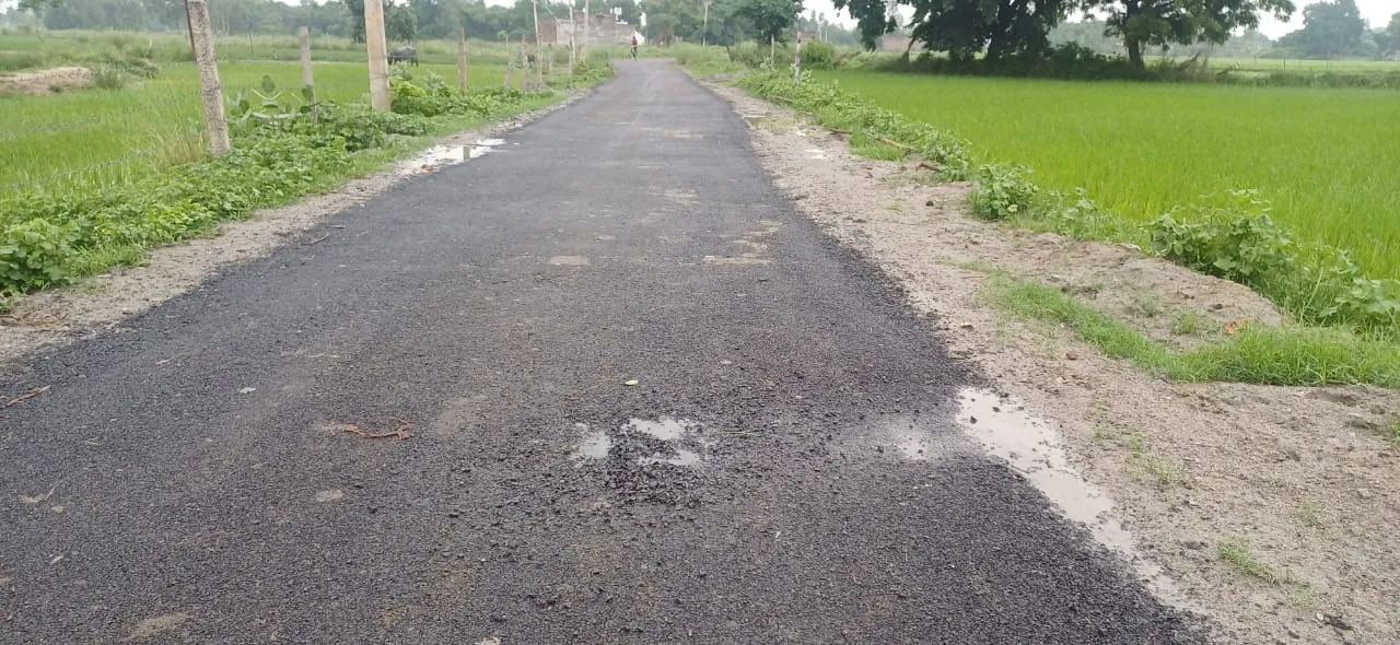 Unnao News: दो दिन भी बारिश नहीं झेल पाई एक करोड़ से मरम्मत हुई PWD की सड़क