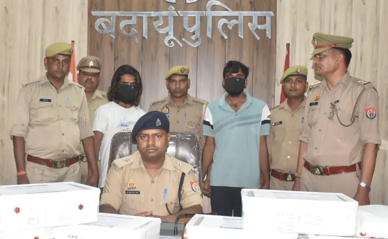 दिल्ली में चोरी करके बदायूं में बेचने आए थे...दो गिरफ्तार, 70 लाख के नए मोबाइल बरामद