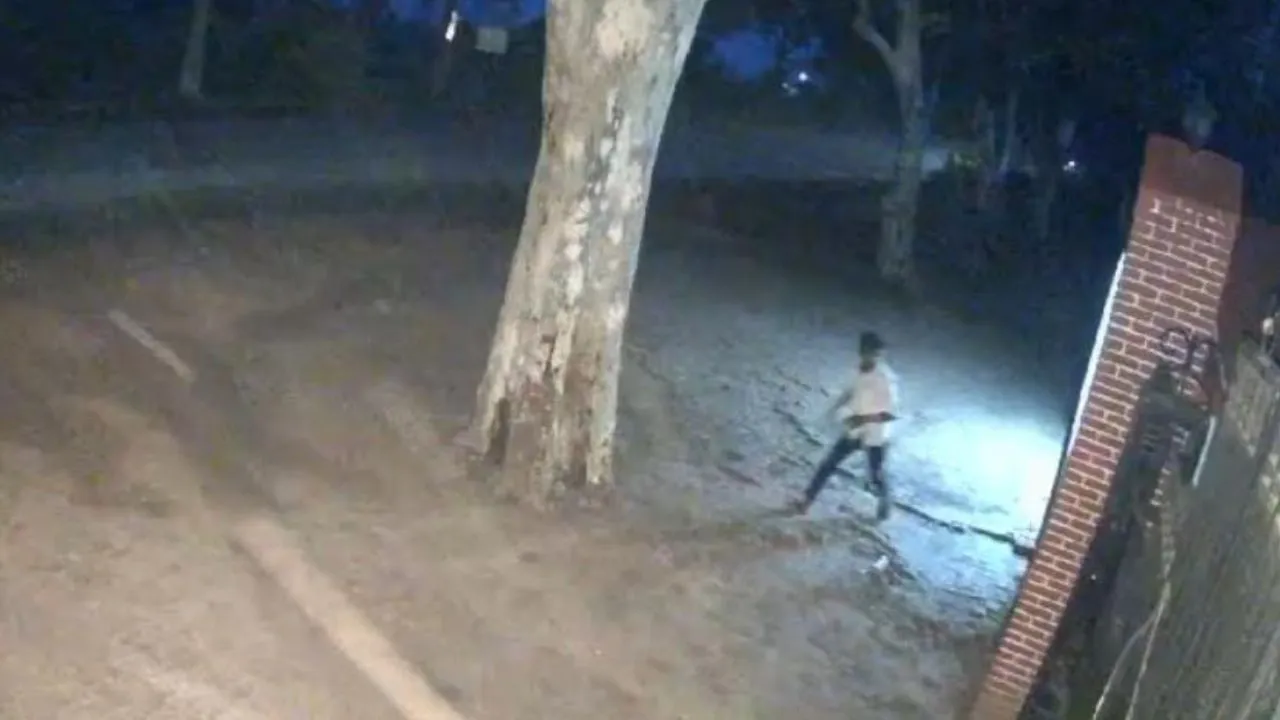 कानपुर में हॉस्टल से एक साथ तीन छात्र बाउंड्री फांदकर भागे: CCTV में कैद, पुलिस तलाश में जुटी 