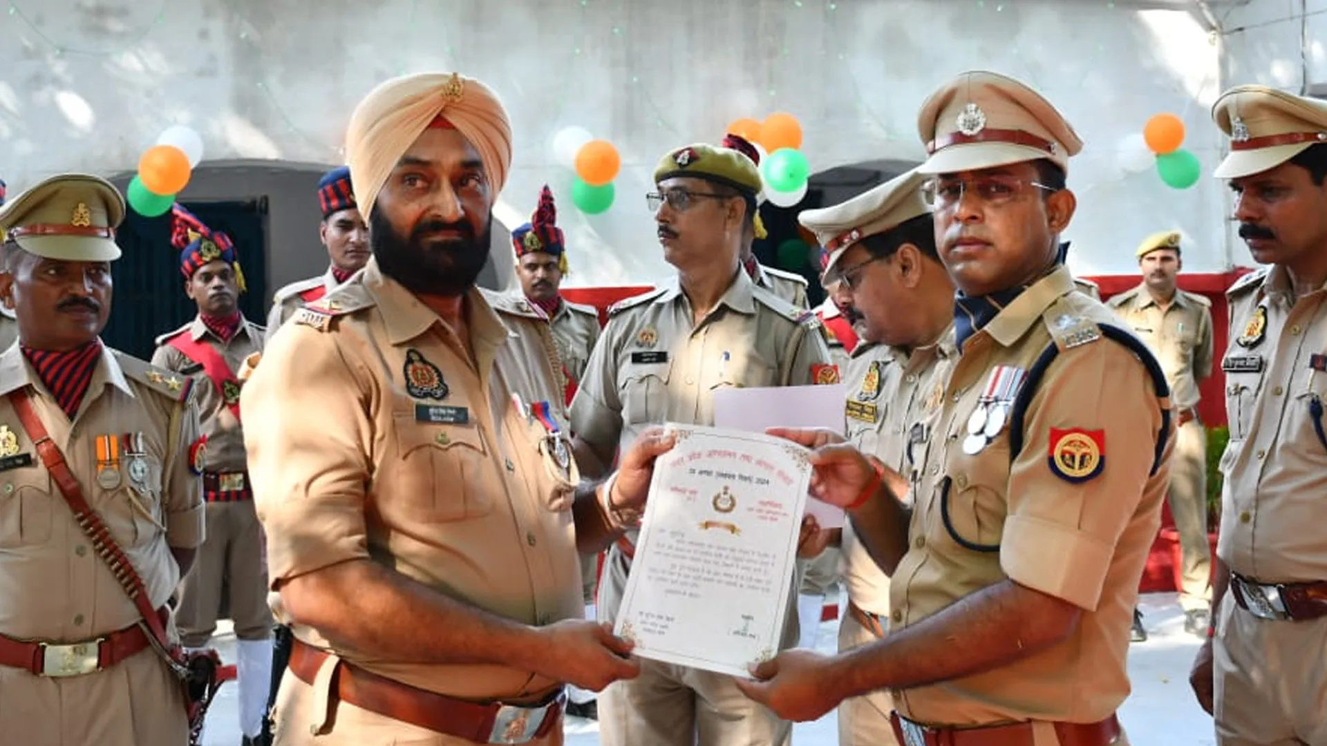 लखीमपुर खीरी: जिले भर में शान से लहराया तिरंगा, रंगारंग सांस्कृतिक कार्यक्रम आयोजित