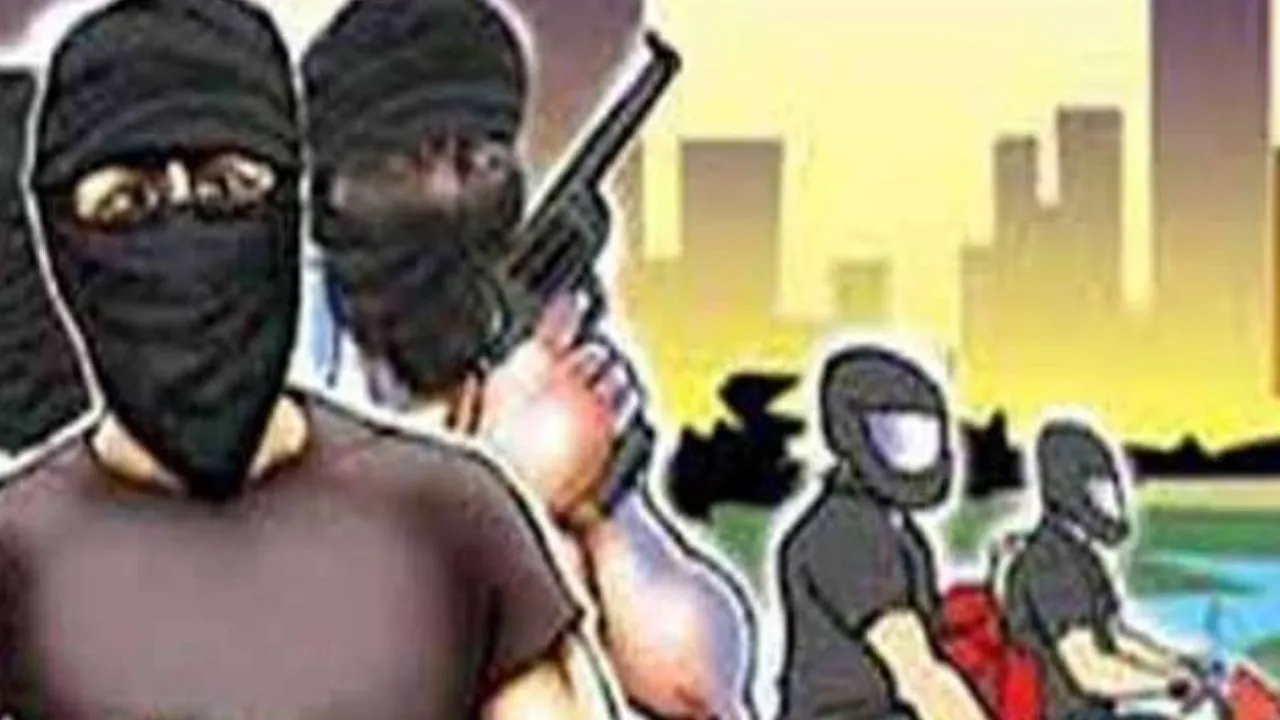 Firozabad Crime: दिनदहाड़े गल्ला व्यापारी से सात लाख की लूट...नकाबपोश बदमाशों ने असलहों के दम पर घेरा, लूटकर हो गए फरार