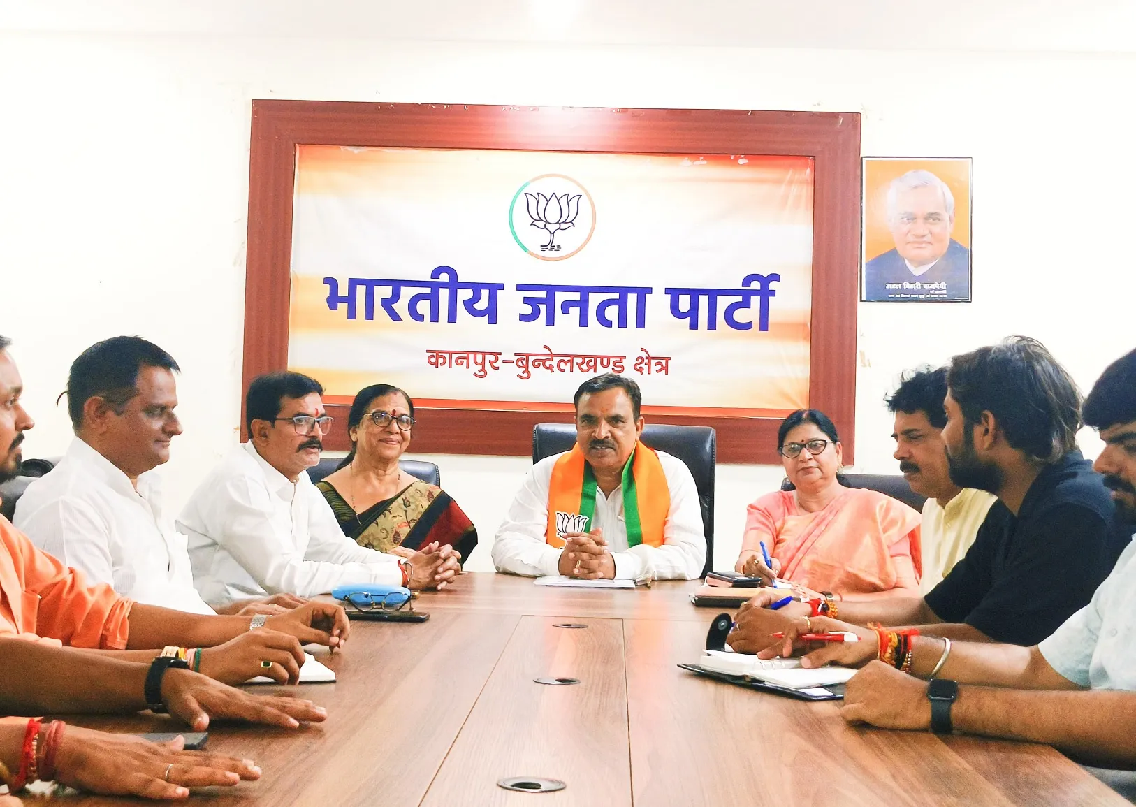 कानपुर बुंदेलखंड क्षेत्र के सभी जिलों में इस दिन से होगी सदस्यता अभियान की शुरुआत: क्षेत्रीय अध्यक्ष प्रकाश पाल ने पदाधिकारियों के साथ की बैठक