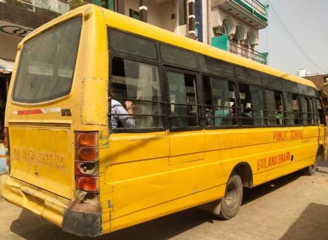 बरेली : बिना परमिट और फिटनेस के दौड़ रहे 150 से अधिक स्कूली वाहन