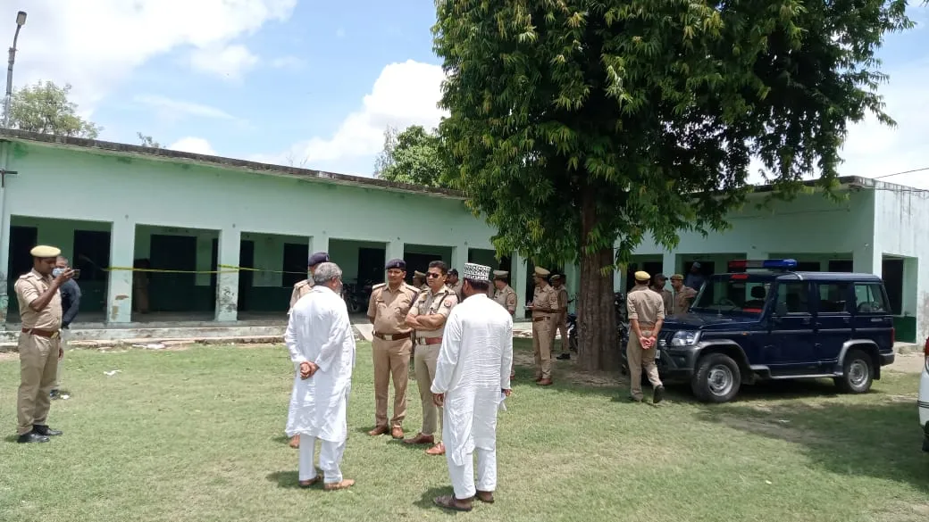 बलरामपुर: धारदार हथियार से मदरसा परिसर में रह रहे छात्र की हत्या, मचा हड़कंप