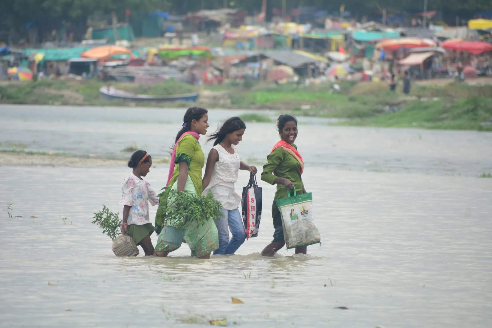प्रयागराज: गंगा-यमुना का बढ़ा जलस्तर, कानपुर बैराज से छोड़ा गया दो लाख 83 हजार क्यूसेक पानी