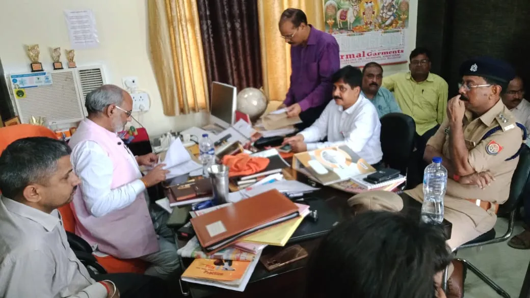 बाराबंकी: कटघरे में विद्यालय, शिक्षकों की नियुक्ति फाइल में नहीं मिले हस्ताक्षर