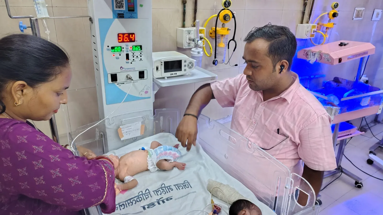 गोंडा: शर्मनाक...झाड़ियों में पड़ी मिली नवजात, ग्रामीणों ने चाइल्ड लाइन को सौंपा