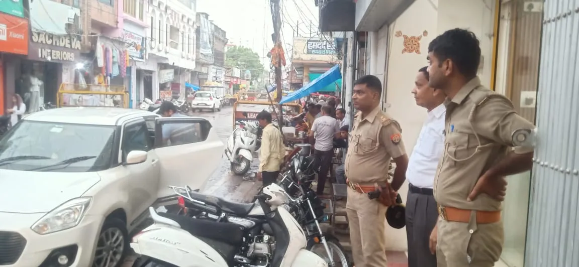 लखीमपुर खीरी: पुलिस चौकी के पास महिला की चेन लूटकर भागे बदमाश, ताकती रही पुलिस