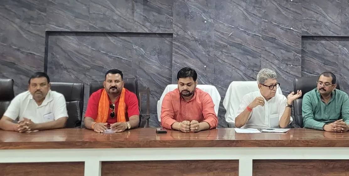 अयोध्या: तिरंगा ध्वज देश की शान, इसे घर घर तक पहुंचाएं- विधायक वेद प्रकाश गुप्ता