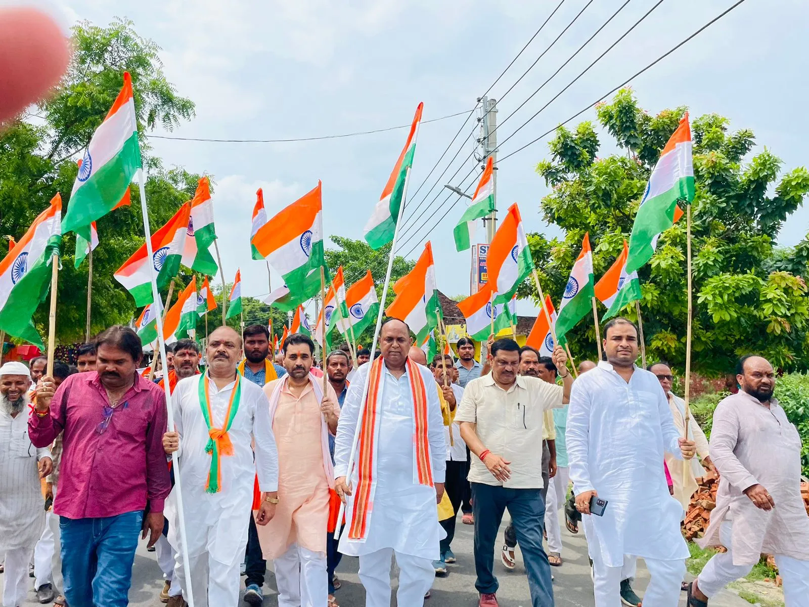 बाराबंकी: भारत माता की जयघोष के साथ जिलेभर में निकली तिरंगा यात्रा