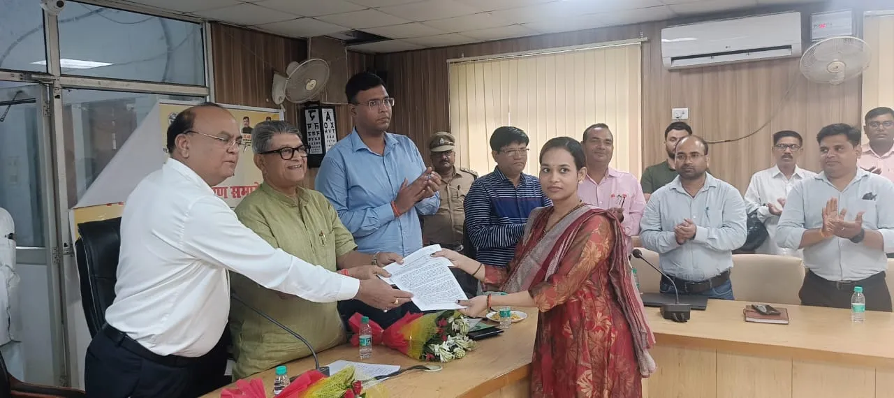 अयोध्या: आयोग से चयनित 13 युवाओं को मिला नियुक्ति पत्र