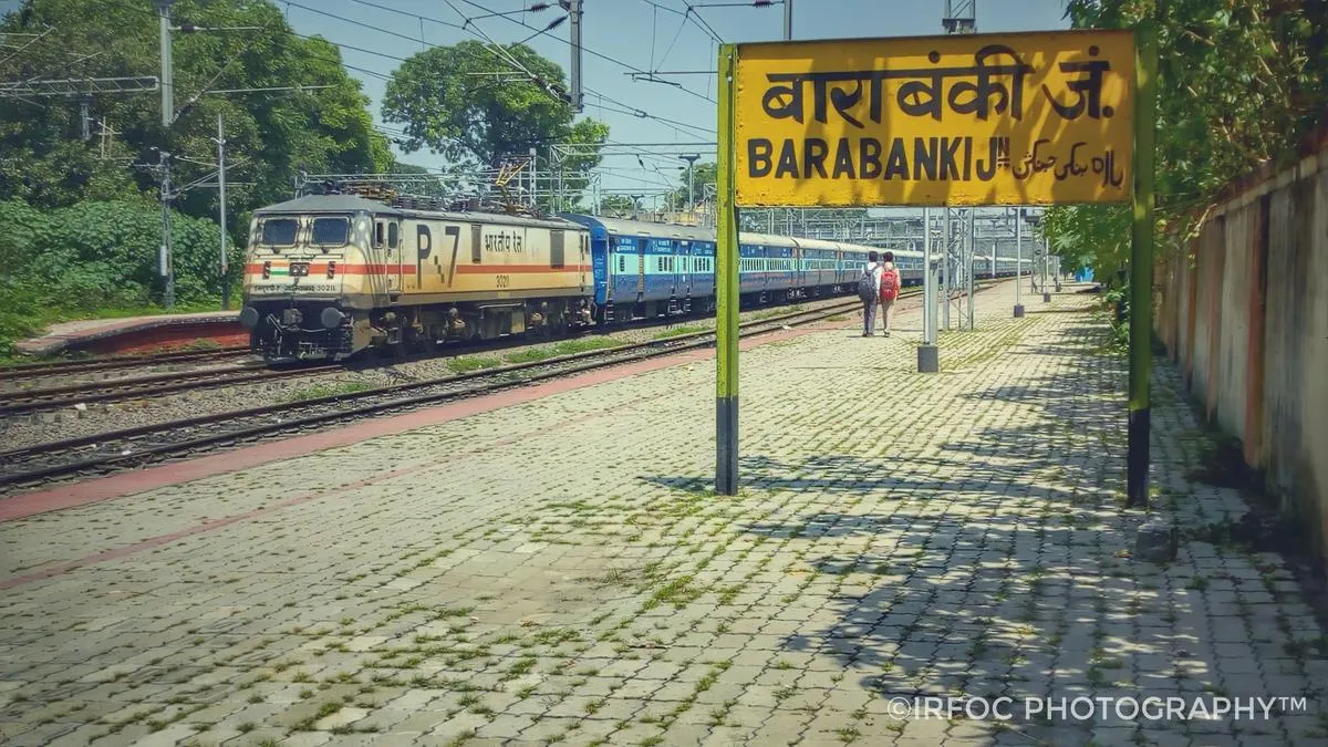 ड्राइवर से चूक होने पर भी नहीं होगी ट्रेनों की टक्कर, बाराबंकी से गोरखपुर रेल रूट हो रहा कवच से लैस