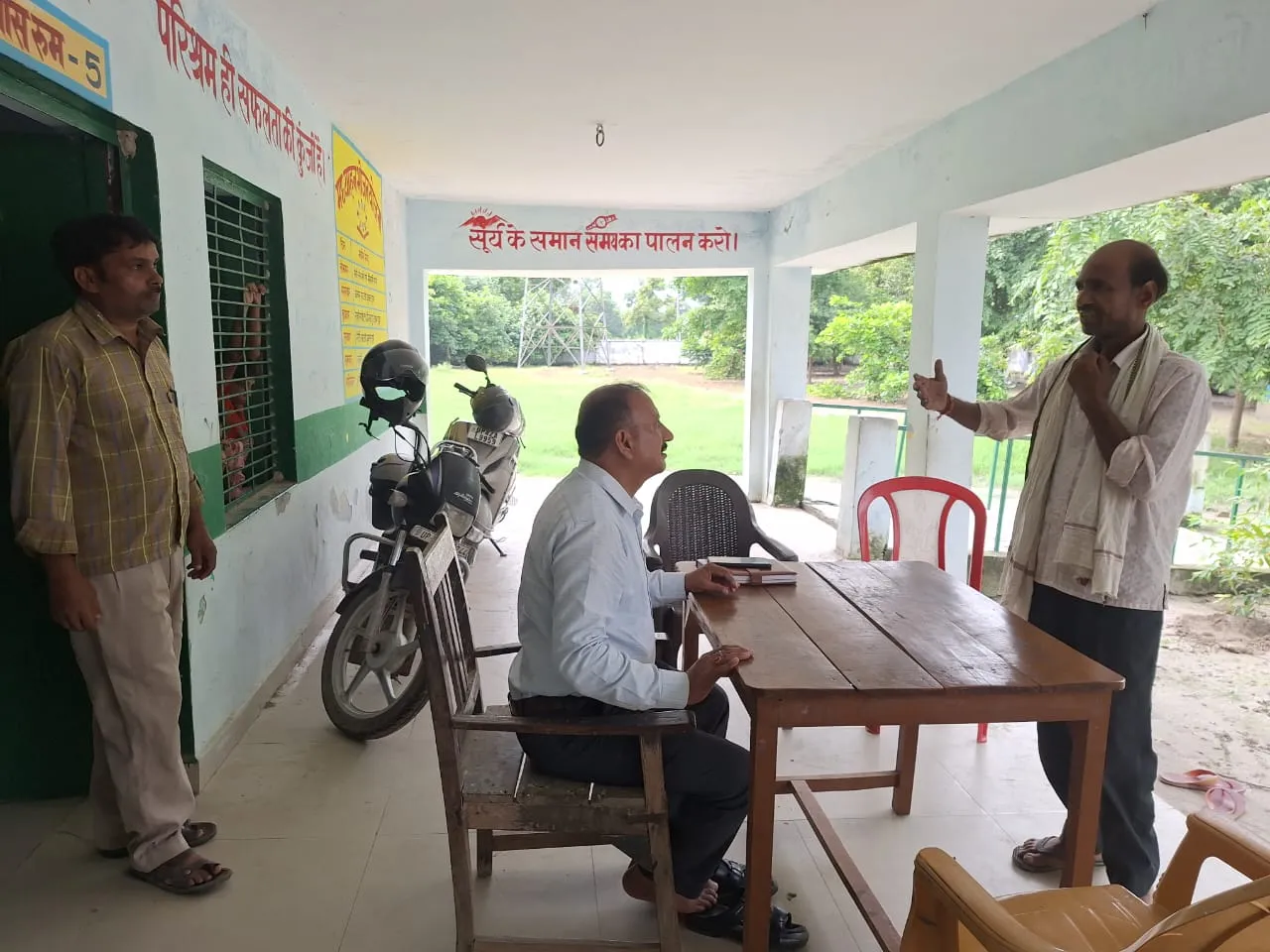गोंडा: 10 रुपये का प्रलोभन देकर सिरफिरे प्रधानाध्यापक ने छात्रों के बीच कराई मारपीट, छात्र घायल  