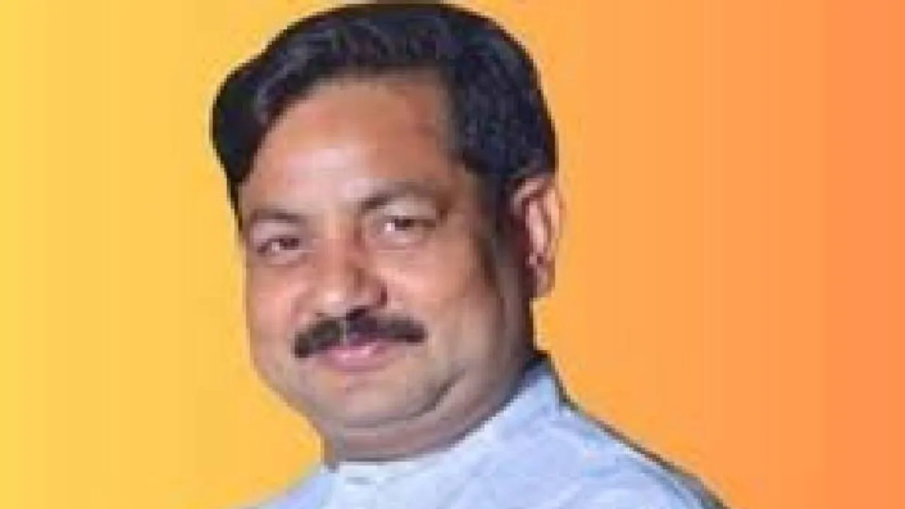 Avanish Dixit: रसूखदार और माननीय के साथ आईपीएस का था वरदहस्त...बनाई करोड़ों की संपत्ति, पुलिस को अंदरूनी जानकारी दे रहा कोई अपना 