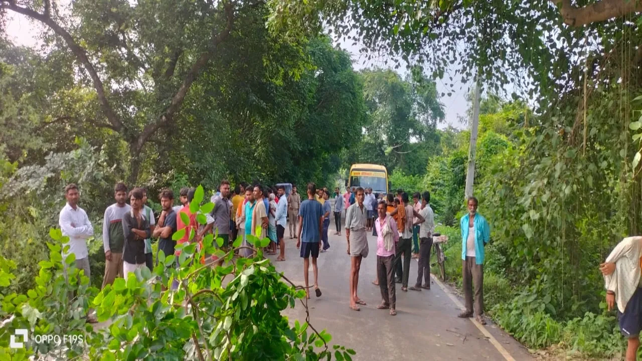 आक्रोशित भीड़ (1)