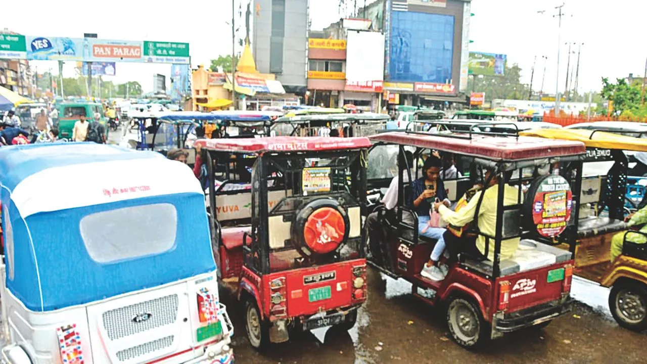 कानपुर के इन 6 स्थानों पर ई-रिक्शों की अराजकता चरम पर...कार्रवाई शुरू, ट्रैफिक दोस्त में उठा था मुद्दा
