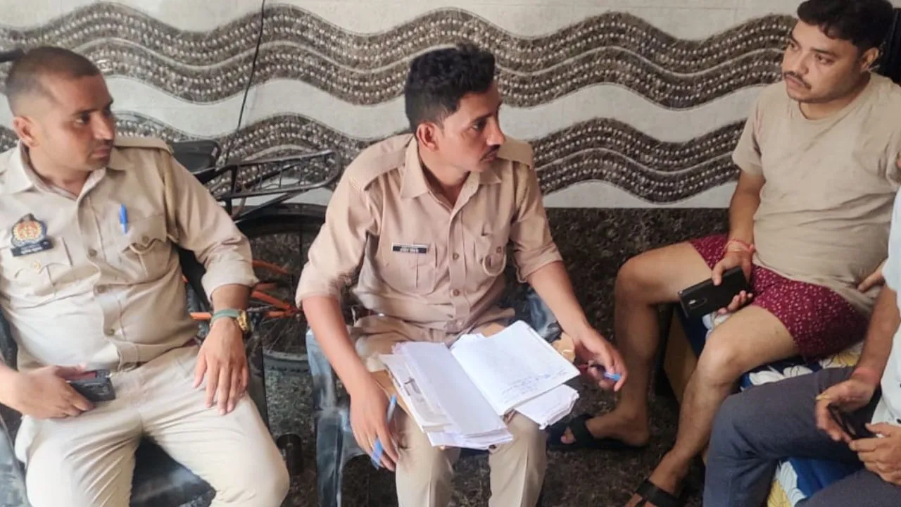 Unnao Theft: रिटायर्ड BSNL कर्मी के घर से चोरों ने बीस लाख का माल किया पार...पूर्व में भी हुई चोरियों का नहीं हुआ खुलासा