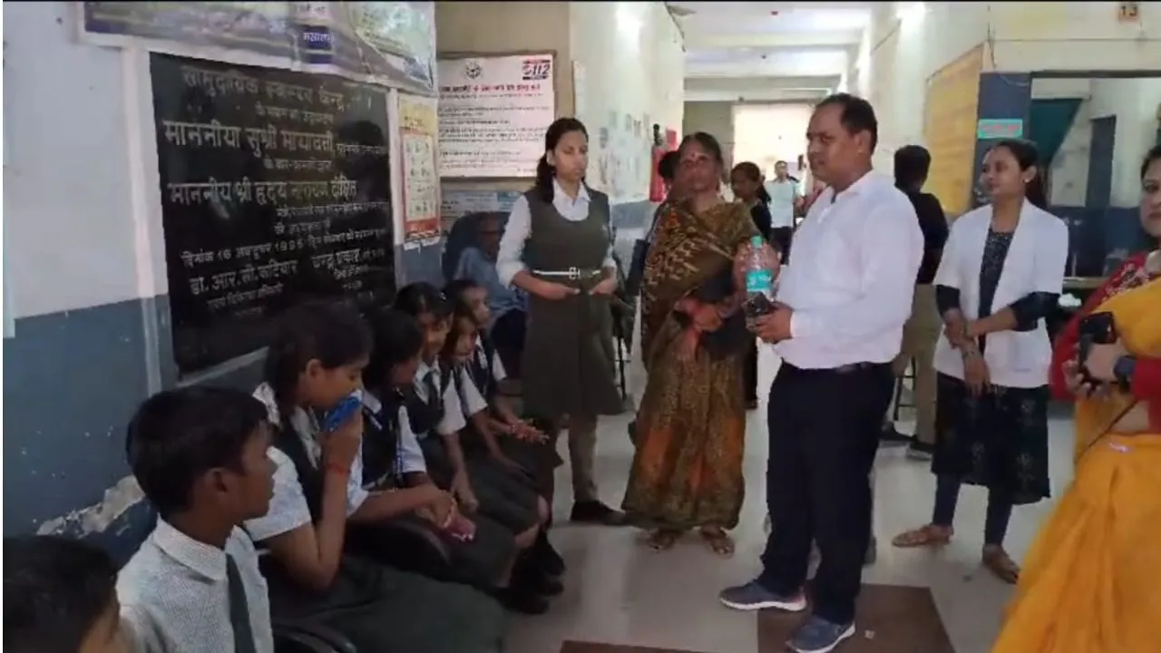 उन्नाव में दो बसों की भिड़ंत: हादसे के बाद मची चीख-पुकार, 41 छात्र-छात्राएं घायल, ओवरटेक करने के चक्कर में हुआ हादसा