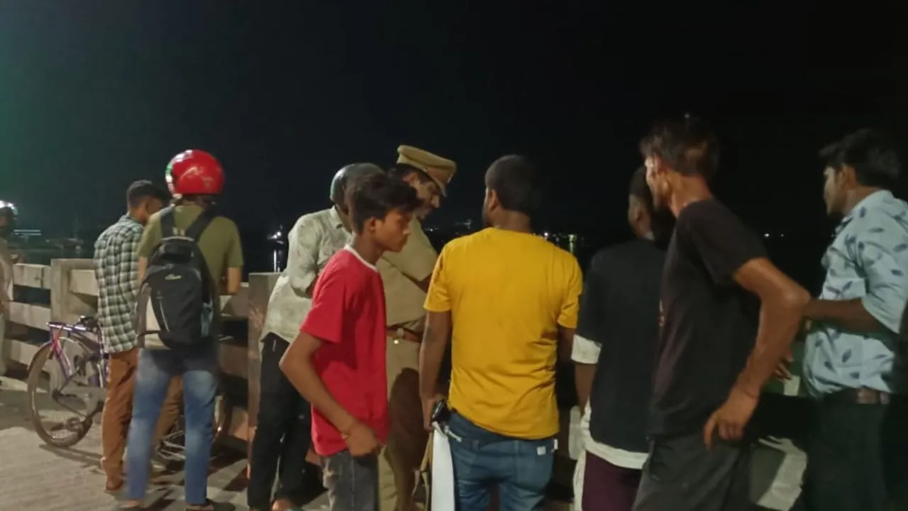  Unnao News: नवीन पुल से युवक ने गंगा में लगाई छलांग...गोताखोरों ने शुरू की तलाश