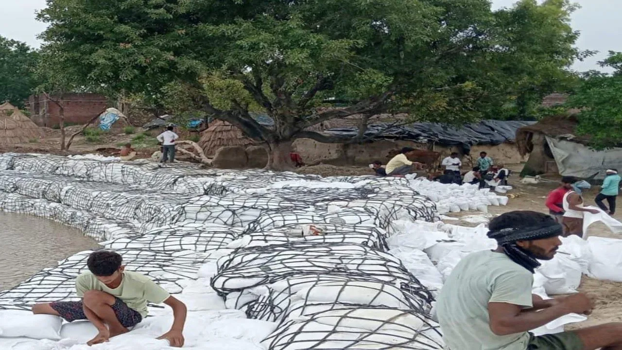 कासगंज: उत्तराखंड में फटा बादल, गंगा नदी में आ सकता है तेज उफान