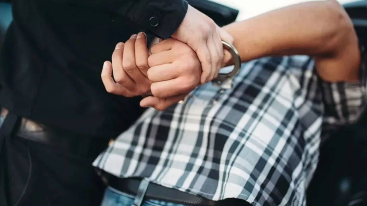 Fatehpur: महिला सिपाही से ठगी करने का आरोपी गिरफ्तार; गैर जनपद स्थानांतरण का झांसा देकर ठगे थे हजारों रुपये